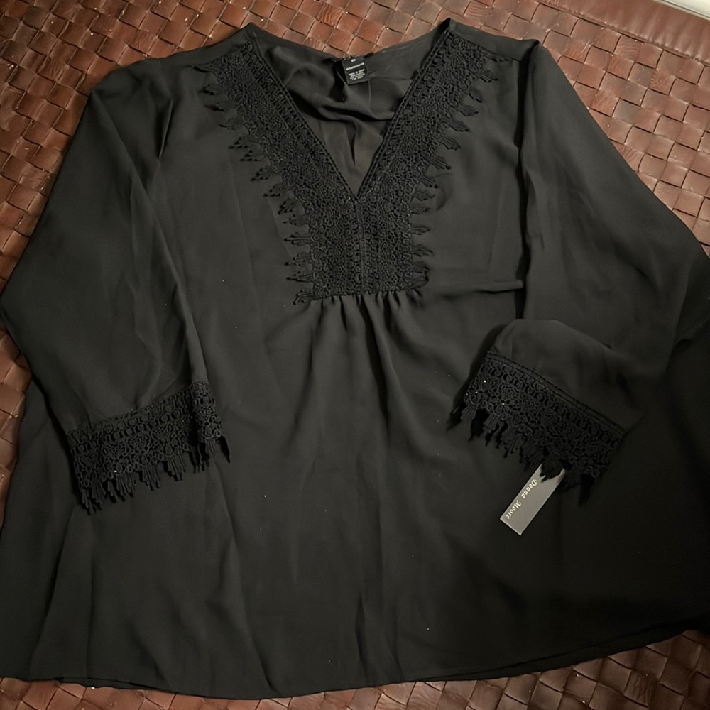 Donna Moore Black Sheer Tunic with Lace Embellishments Size 2X